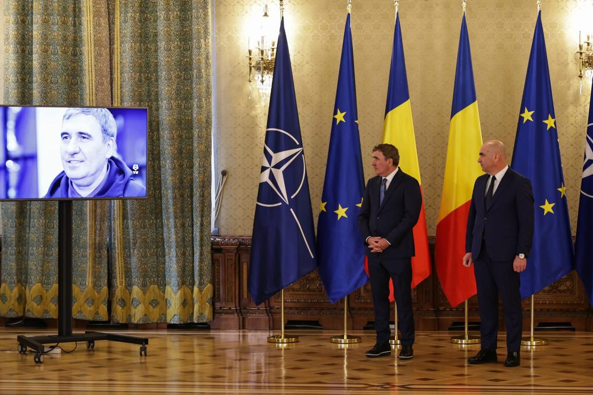 Gică Hagi, decorat cu Ordinul Național „Steaua României” » „Regele”, gâtuit de emoție, cu lacrimi în ochi! Nume mari au participat la ceremonie