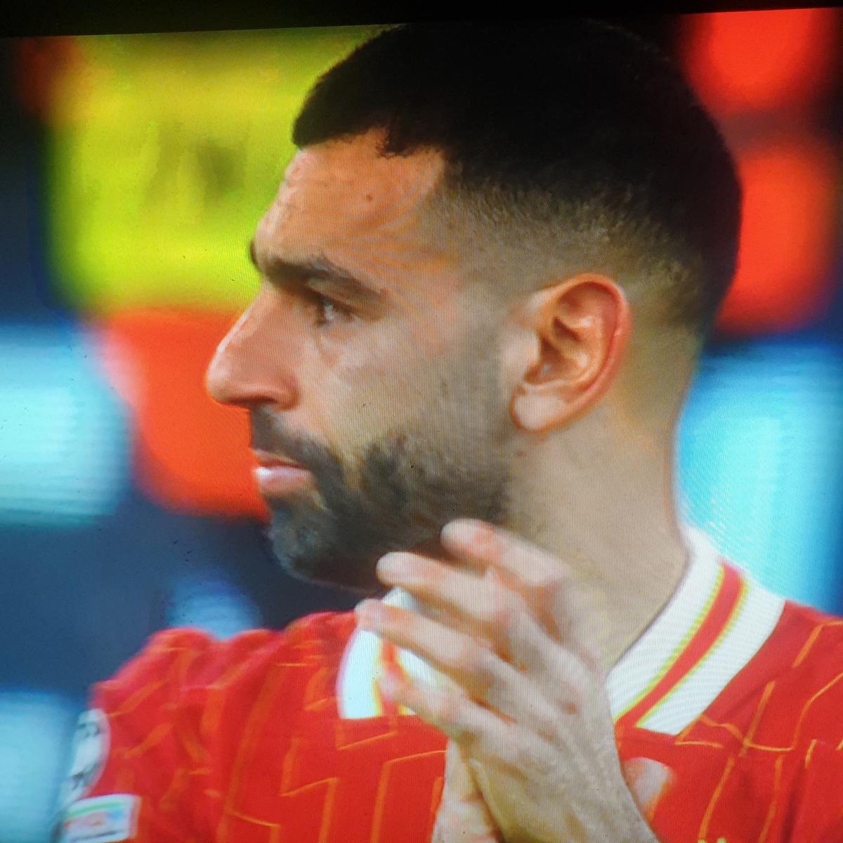 La pământ! Cum a fost surprins Mohamed Salah, la câteva minute după ce Liverpool a fost eliminată de PSG