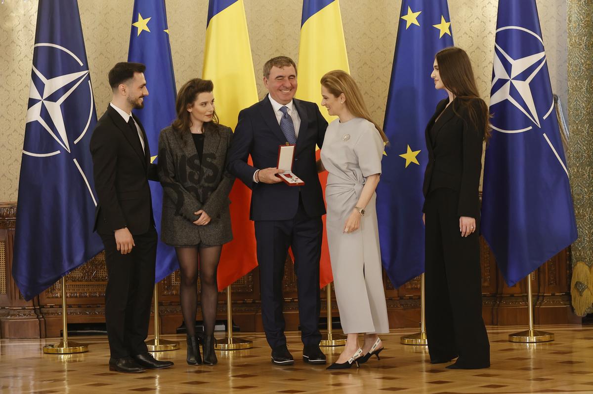 Gică Hagi, decorat cu Ordinul Național „Steaua României”. FOTO: Cristi Preda