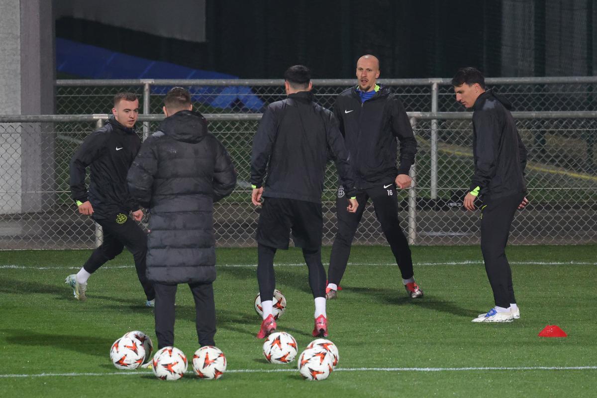 3 detalii de la antrenamentul celor de la FCSB » Schimbarea unui titular în doar 12 ore
