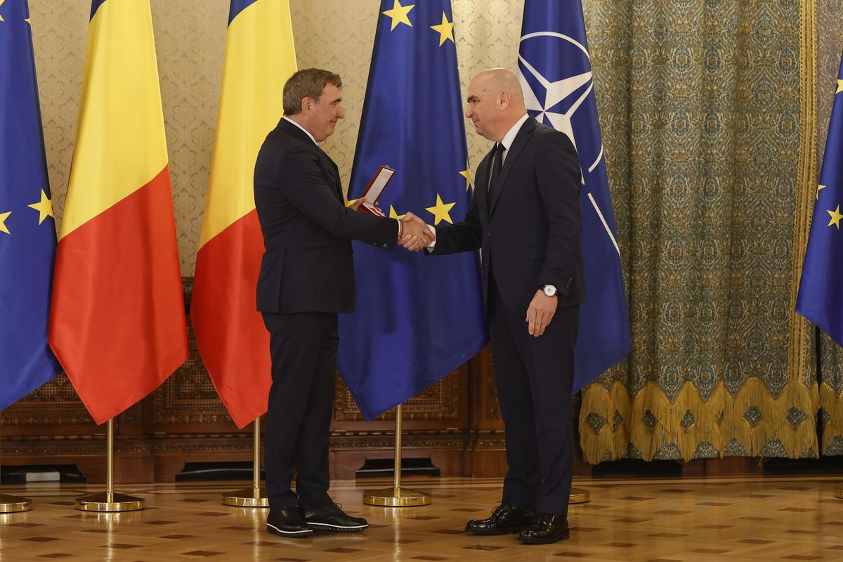 Gică Hagi, decorat cu Ordinul Național „Steaua României”. FOTO: Cristi Preda