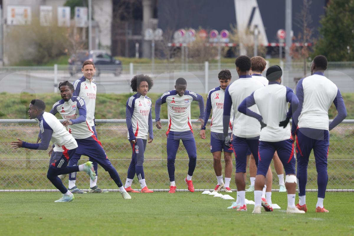 Voie bună, dar și concentrare în rândul francezilor » Ce s-a întâmplat la antrenamentul de dinainte de Lyon - FCSB