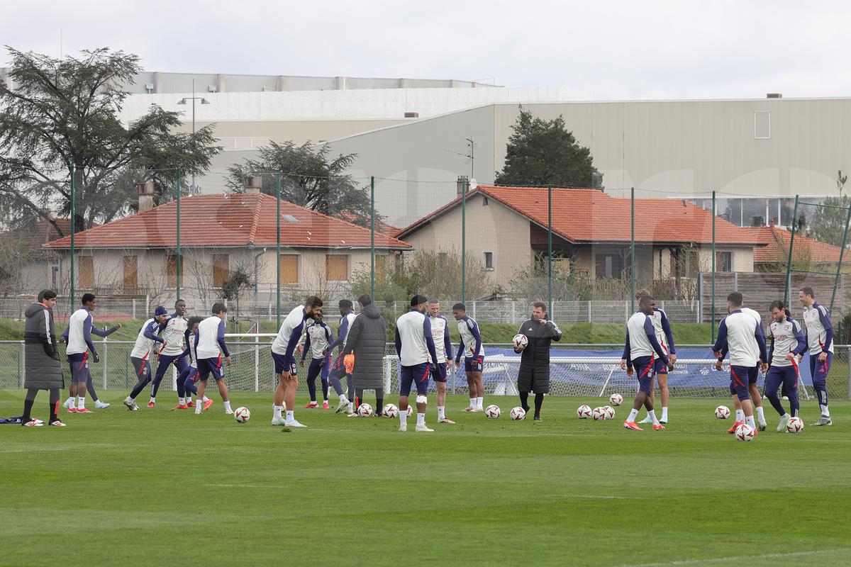 Voie bună, dar și concentrare în rândul francezilor » Ce s-a întâmplat la antrenamentul de dinainte de Lyon - FCSB