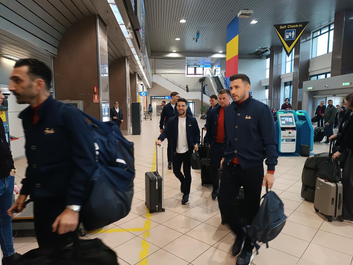 A rămas la București! FCSB a decolat spre Lyon fără titularul anunțat de Becali » MM Stoica l-a luat tare: „Ce faci, mă, dormi în seara asta?!”