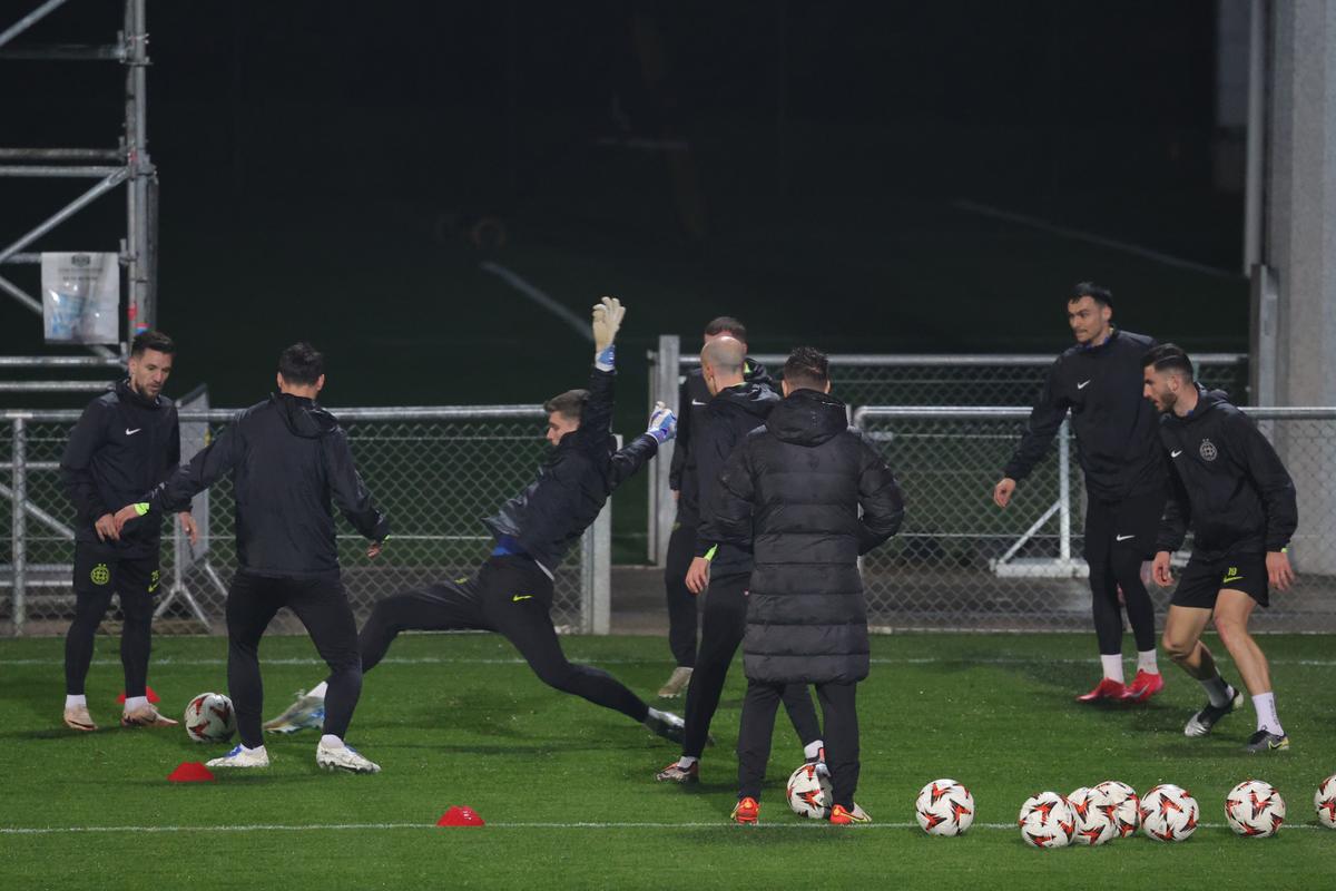 3 detalii de la antrenamentul celor de la FCSB » Schimbarea unui titular în doar 12 ore