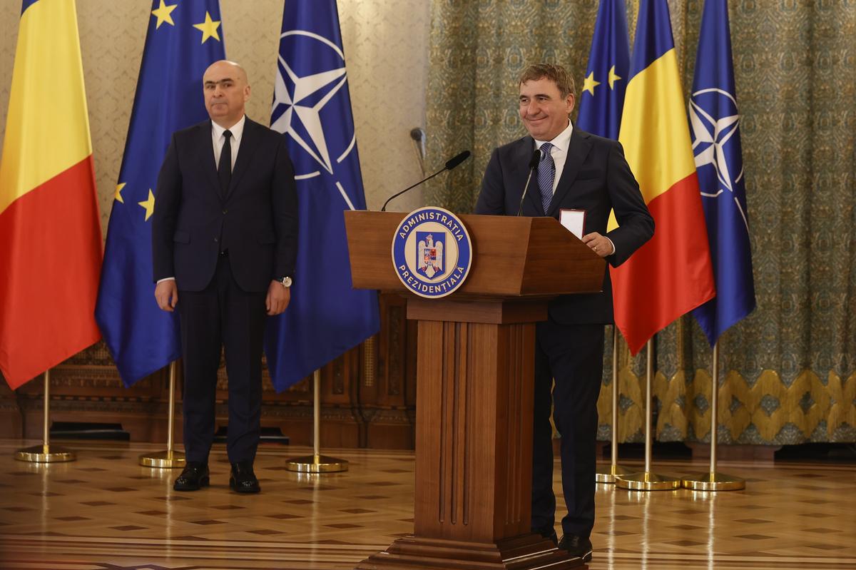 Gică Hagi, decorat cu Ordinul Național „Steaua României”. FOTO: Cristi Preda