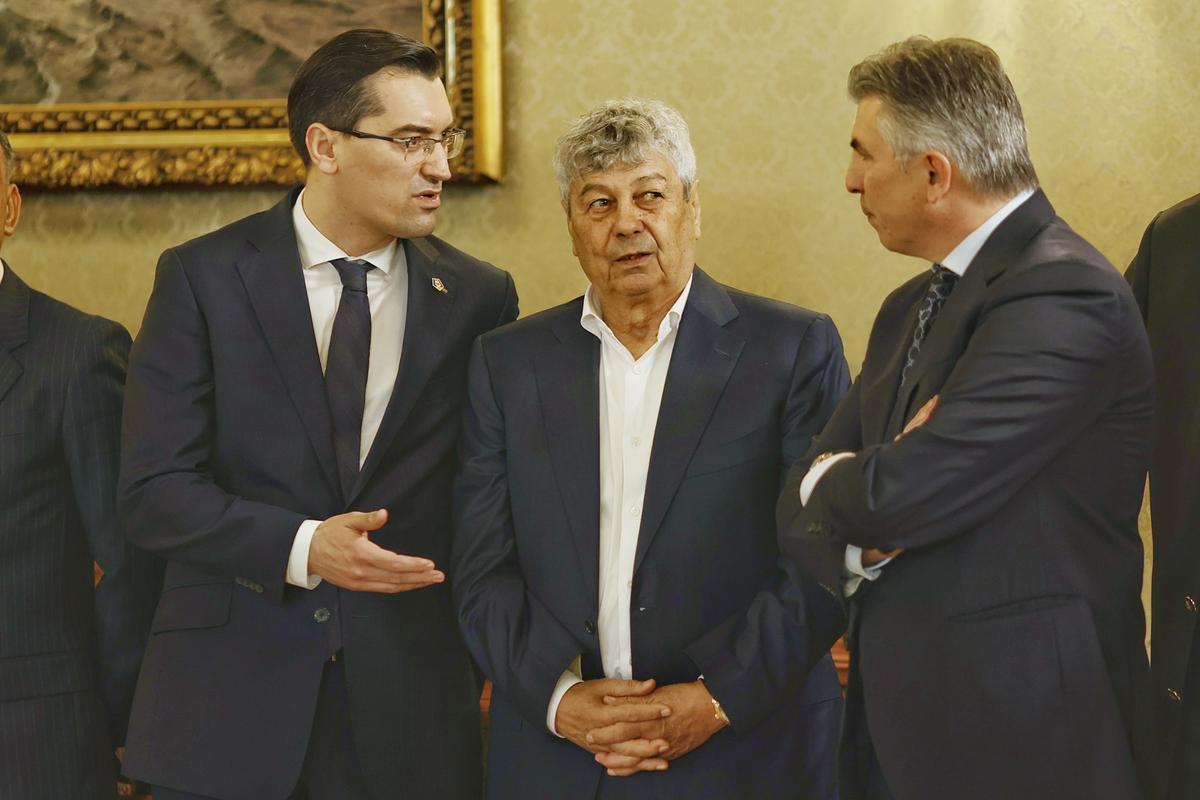 Gică Hagi, decorat cu Ordinul Național „Steaua României”. FOTO: Cristi Preda