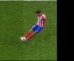 Moment incredibil la penalty-uri în Atletico - Real Madrid: a alunecat în timpul șutului, iar golul a fost anulat, sub ochii lui Vassaras
