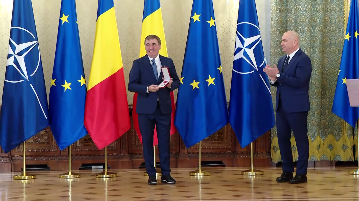Elena Hagi a strălucit la Palatul Cotroceni » Cum a fost surprinsă soția lui Ianis la decorarea „Regelui”