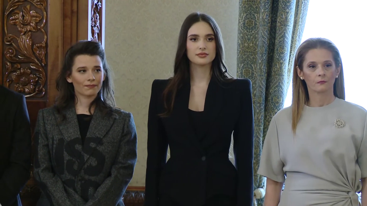 Prezență extravagantă la Palatul Cotroceni » A venit în fața președintelui României cu un sacou de 5.000 de euro