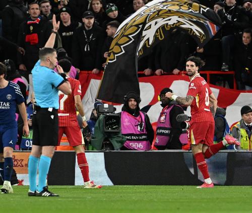 Istvan Kovacs a anulat golul marcat de Dominik Szoboszlai Foto: Imago