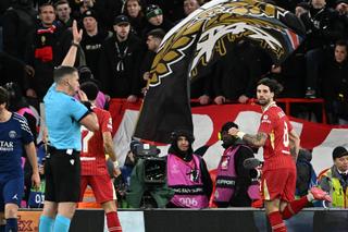 Detaliul remarcat la Istvan Kovacs de presa din Ungaria în timpul meciului Liverpool - PSG » Szoboszlai, implicat și el