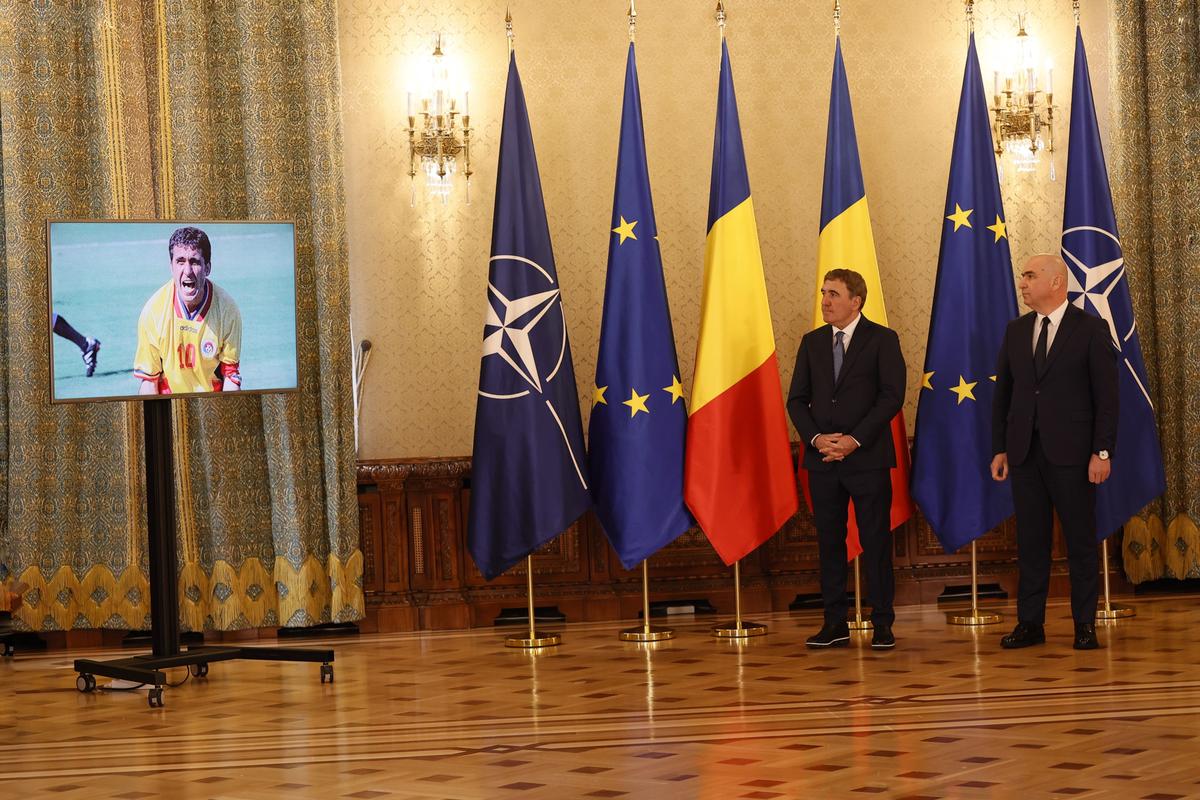 Gică Hagi, decorat cu Ordinul Național „Steaua României”. FOTO: Cristi Preda