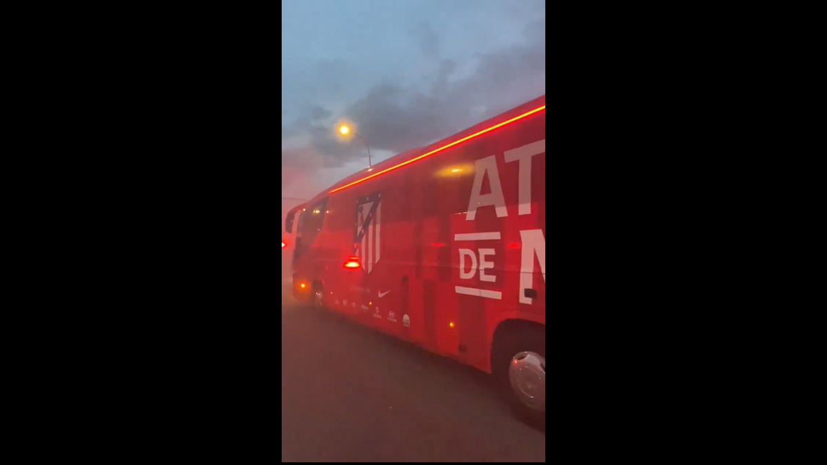 Imagini de la sosirea celor de la Atletico pentru meciul cu Real