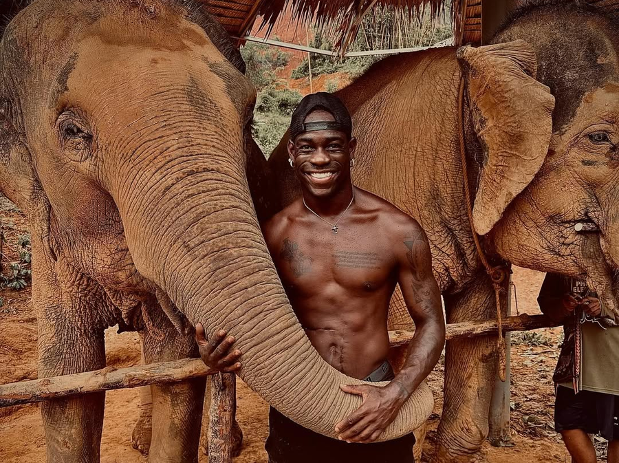 Mario Balotelli. Foto: Instagram Ei chiar au jucat fotbal doar de plăcere: topul celor mai bogați fotbaliști » Nepotul sultanului din Brunei ocupă prima poziție