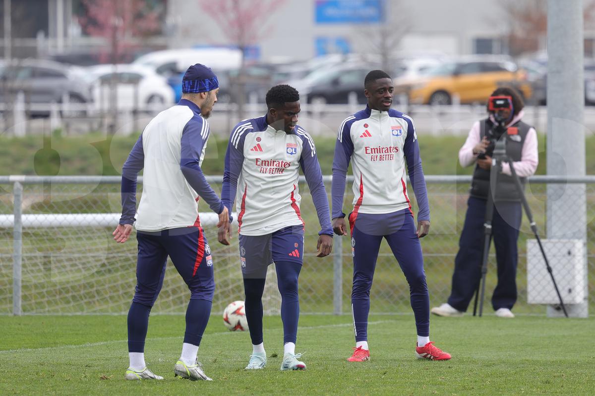 Voie bună, dar și concentrare în rândul francezilor » Ce s-a întâmplat la antrenamentul de dinainte de Lyon - FCSB