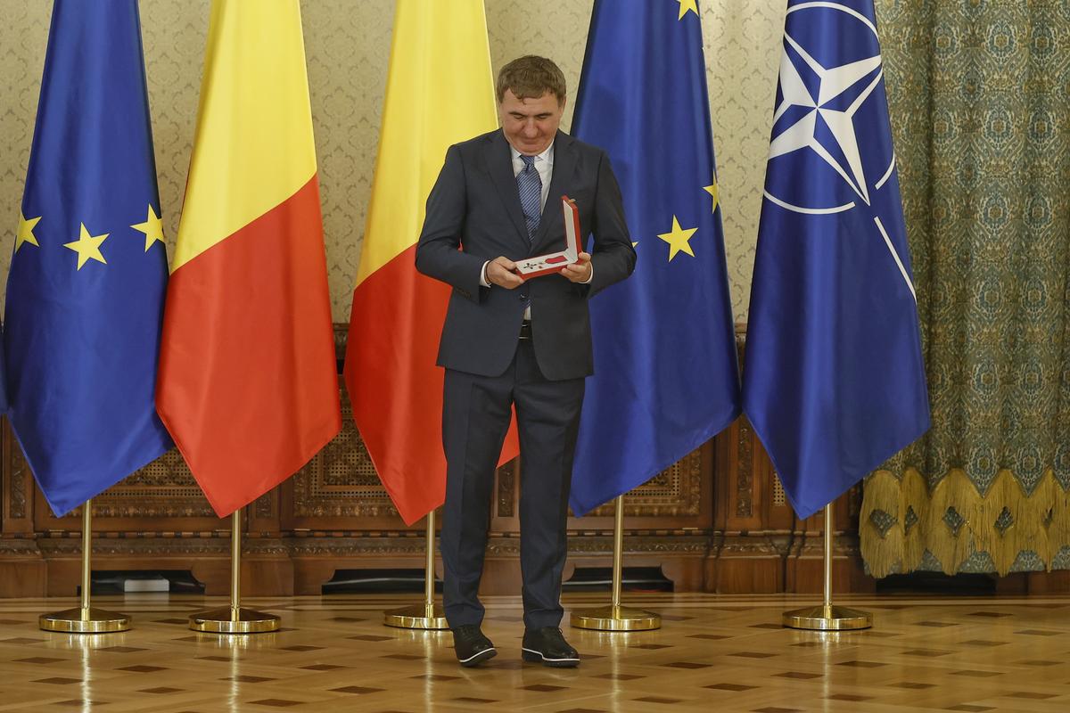 Gică Hagi, decorat cu Ordinul Național „Steaua României”. FOTO: Cristi Preda