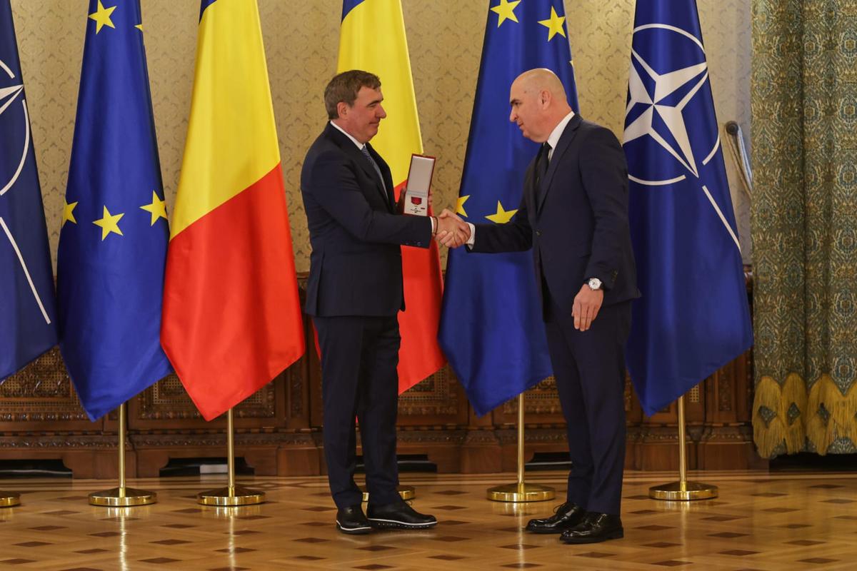 Gică Hagi, decorat cu Ordinul Național „Steaua României” » „Regele”, gâtuit de emoție, cu lacrimi în ochi! Nume mari au participat la ceremonie