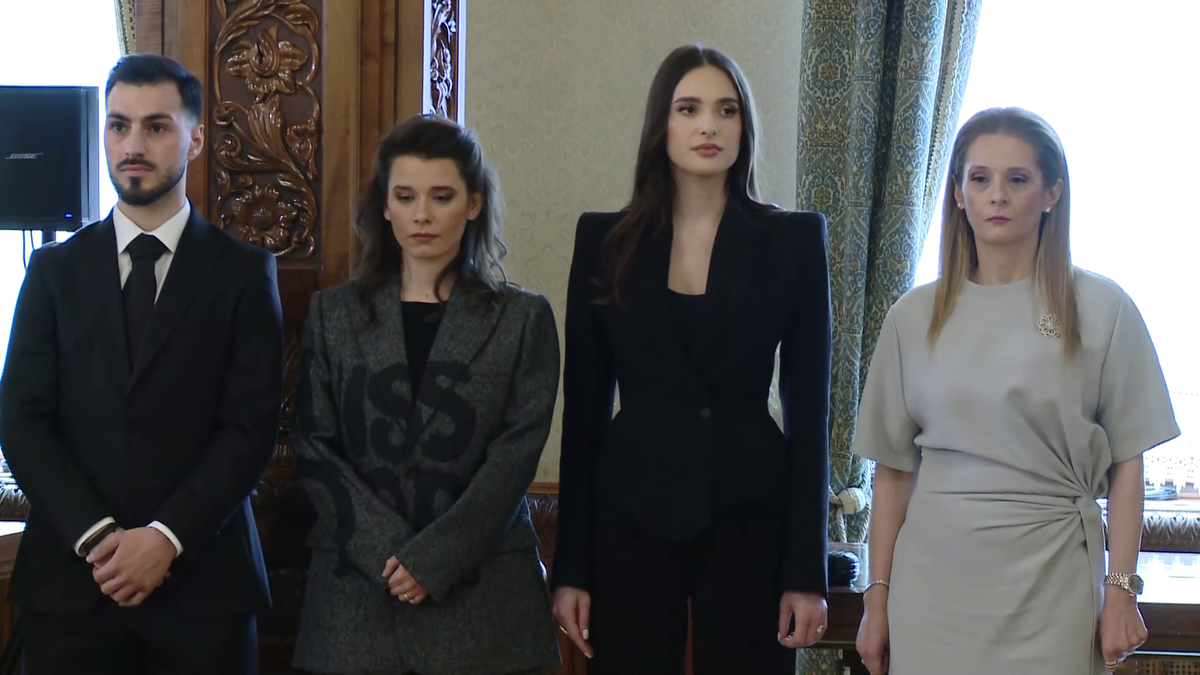 Prezență extravagantă la Palatul Cotroceni » A venit în fața președintelui României cu un sacou de 5.000 de euro