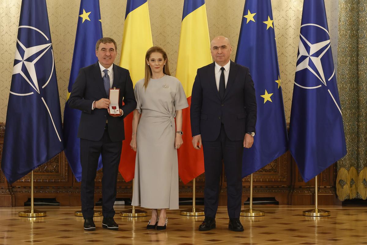 Gică Hagi, decorat cu Ordinul Național „Steaua României”. FOTO: Cristi Preda