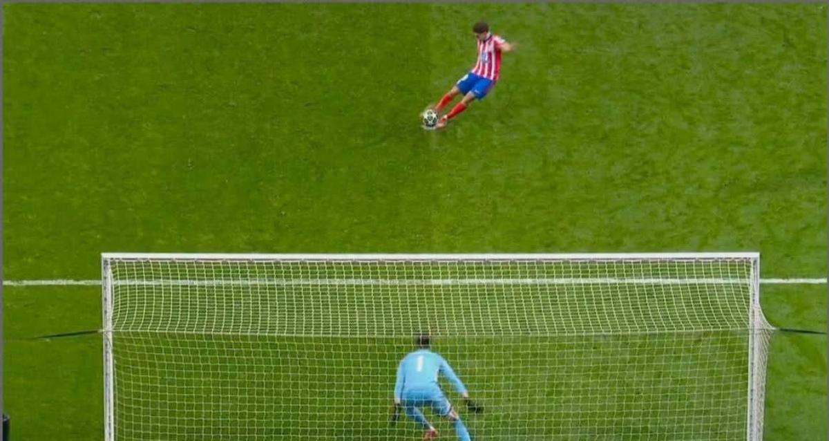 Moment incredibil la penalty-uri în Atletico - Real Madrid: a alunecat în timpul șutului, iar golul a fost anulat, sub ochii lui Vassaras