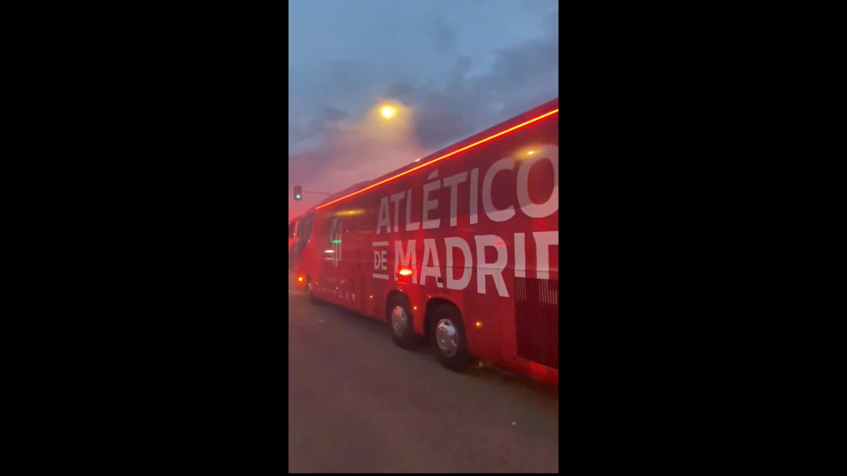 Imagini de la sosirea celor de la Atletico pentru meciul cu Real