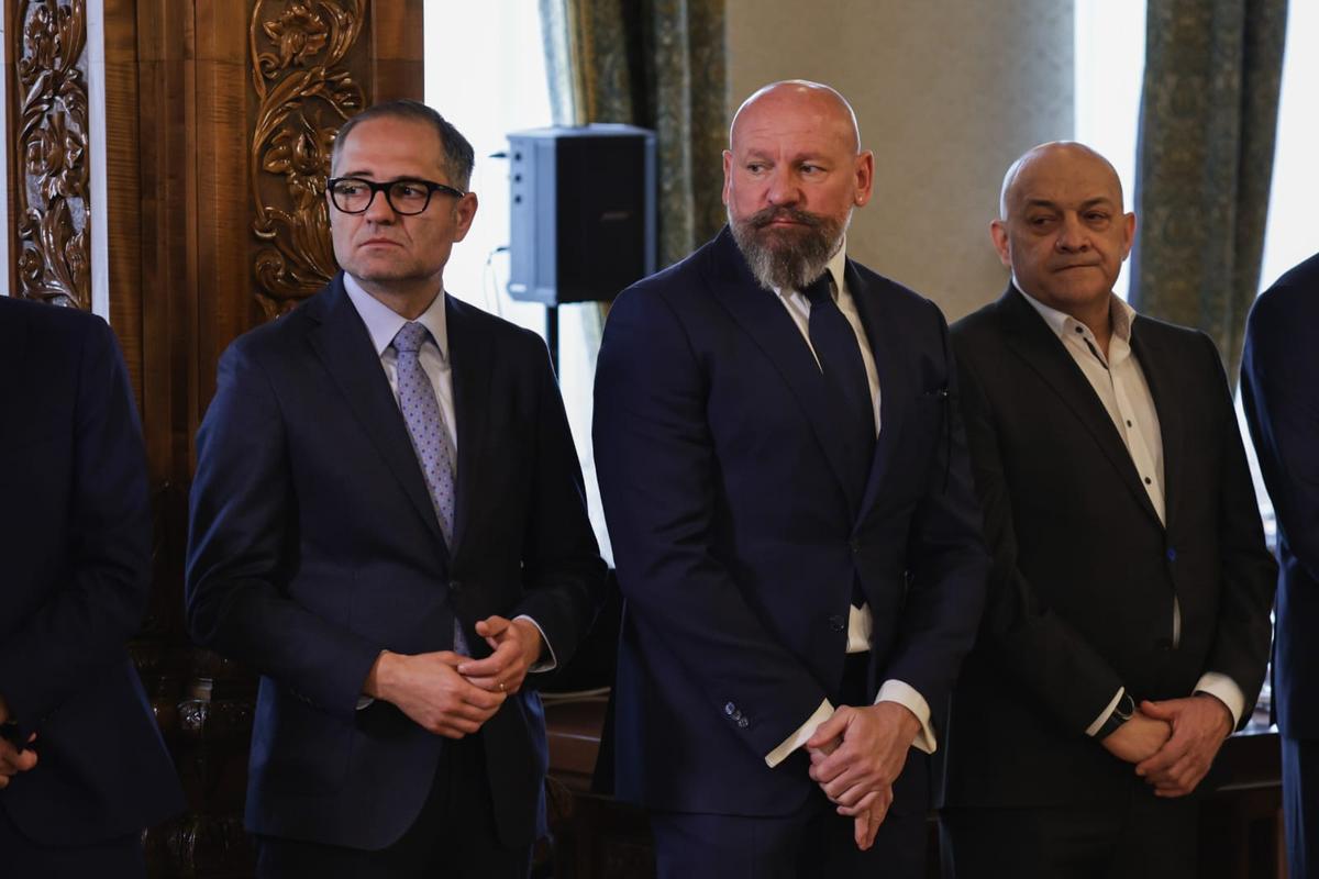 Gică Hagi, decorat cu Ordinul Național „Steaua României” » „Regele”, gâtuit de emoție, cu lacrimi în ochi! Nume mari au participat la ceremonie