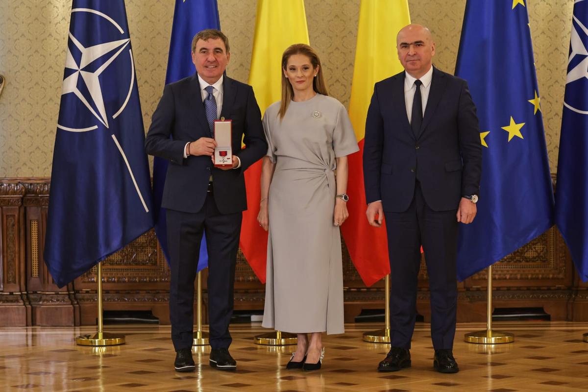 Gică Hagi, decorat cu Ordinul Național „Steaua României” » „Regele”, gâtuit de emoție, cu lacrimi în ochi! Nume mari au participat la ceremonie