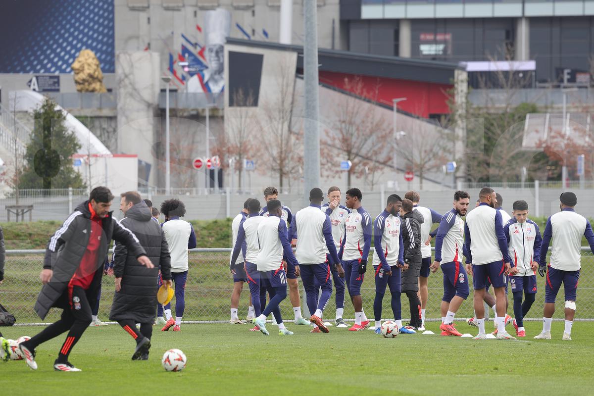 Voie bună, dar și concentrare în rândul francezilor » Ce s-a întâmplat la antrenamentul de dinainte de Lyon - FCSB