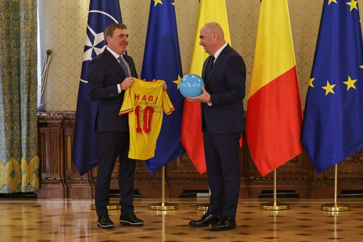 Gică Hagi, decorat cu Ordinul Național „Steaua României” » „Regele”, gâtuit de emoție, cu lacrimi în ochi! Nume mari au participat la ceremonie