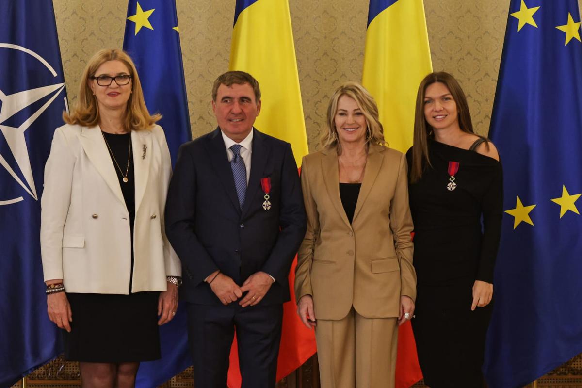 Gică Hagi, decorat cu Ordinul Național „Steaua României” » „Regele”, gâtuit de emoție, cu lacrimi în ochi! Nume mari au participat la ceremonie