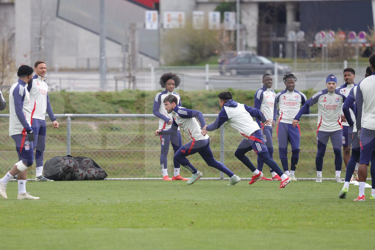 Voie bună, dar și concentrare în rândul francezilor » Ce s-a întâmplat la antrenamentul de dinainte de Lyon - FCSB