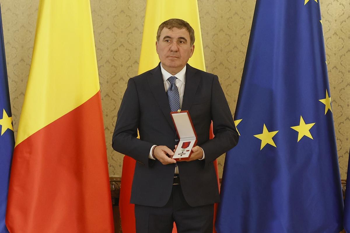 Gică Hagi, decorat cu Ordinul Național „Steaua României”. FOTO: Cristi Preda