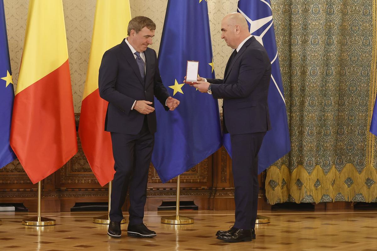 Gică Hagi, decorat cu Ordinul Național „Steaua României”. FOTO: Cristi Preda