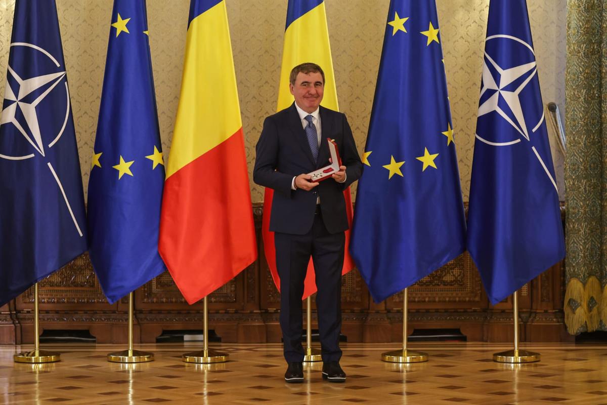 Gică Hagi, decorat cu Ordinul Național „Steaua României” » „Regele”, gâtuit de emoție, cu lacrimi în ochi! Nume mari au participat la ceremonie