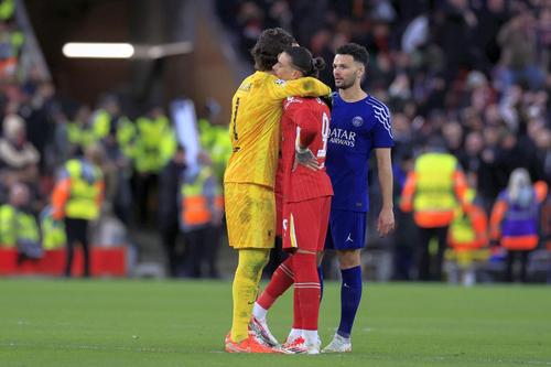 Alisson l-a încurajat pe Nunez, foto: Imago Images