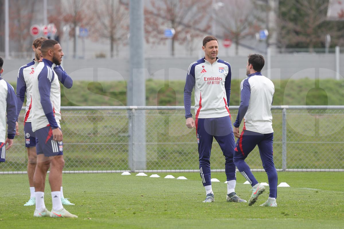 Voie bună, dar și concentrare în rândul francezilor » Ce s-a întâmplat la antrenamentul de dinainte de Lyon - FCSB