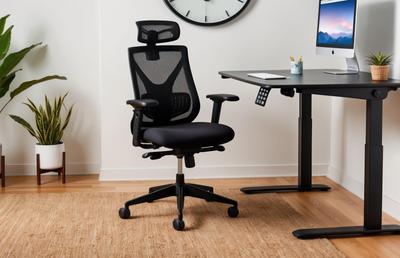 Scaun de birou simplu sau ergonomic? Ce-i face pe angajați să se simtă confortabil la locul de muncă?