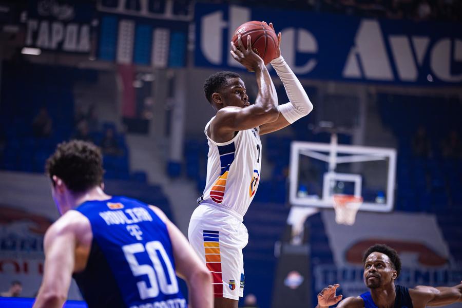 Iverson Molinar, eroul lui U-BT Cluj-Napoca în duelul cu Buducnost Podgorica din optimile de finală ale BKT EuroCup/Foto: euroleaguebasketball.net Eroul lui U-BT Cluj-Napoca din „optimile” EuroCup și-a spus povestea pentru GSP: de la copilăria în Panama la evoluția excelentă în a doua ligă continentală