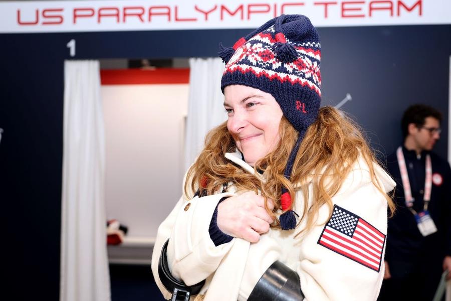 Kelsey O'Driscoll în echipamentul Team USA la Milano Cortina 2026 Foto: Guliver/GettyImages La 5 ani de la accidentul care i-a schimbat viața, paraschioarea alpină are o sursă de inspirație: copiii pe care îi îngrijește ca asistent medical