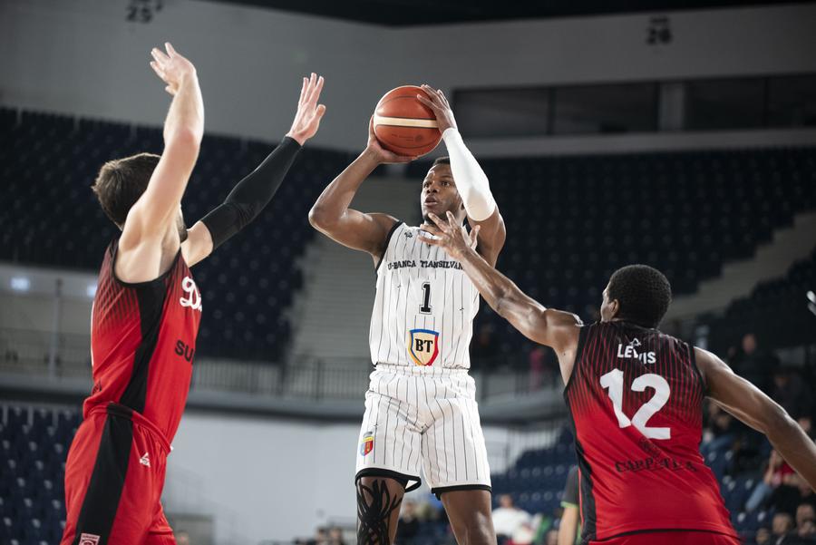 Iverson Molinar, unul din cei mai buni marcatori ai lui U-BT Cluj-Napoca/Foto: CSM Oradea Eroul lui U-BT Cluj-Napoca din „optimile” EuroCup și-a spus povestea pentru GSP: de la copilăria în Panama la evoluția excelentă în a doua ligă continentală