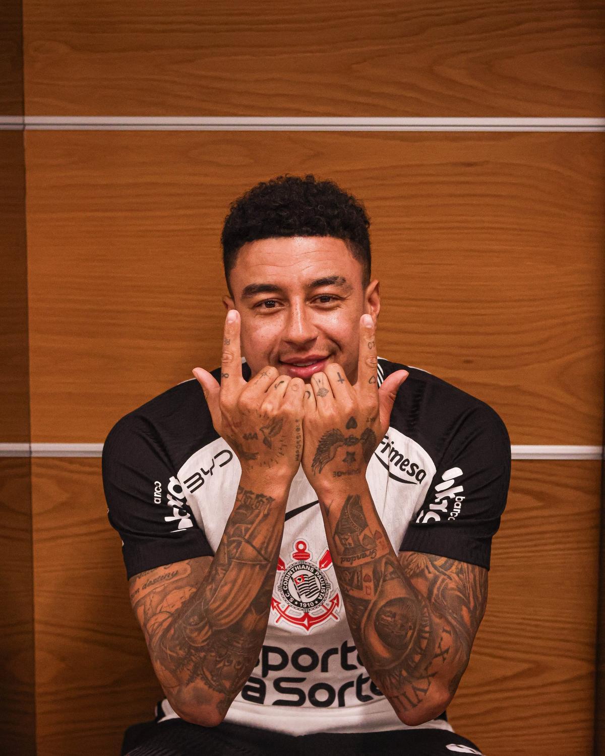 Jesse Lingard, plimbare cu bicicleta în favelele din Sao Paulo