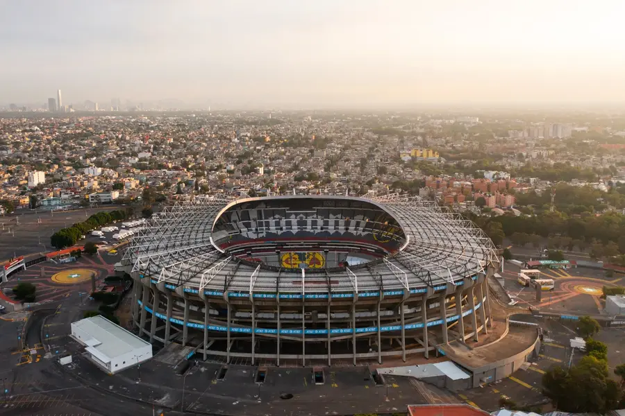 Mexico City Stadium (Estadio Azteca), stadionul unde va avea loc meciul de deschidere, Mexic - Africa de Sud Un jucător legendar, aproape de prezența la al șaselea Campionat Mondial
