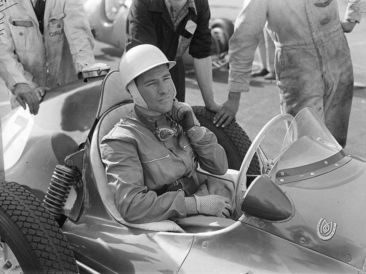 Legendarul pilot Sir Stirling Moss a murit la 90 de ani! Imagini din carieră și de la accidentul care l-a lăsat paralizat 6 luni