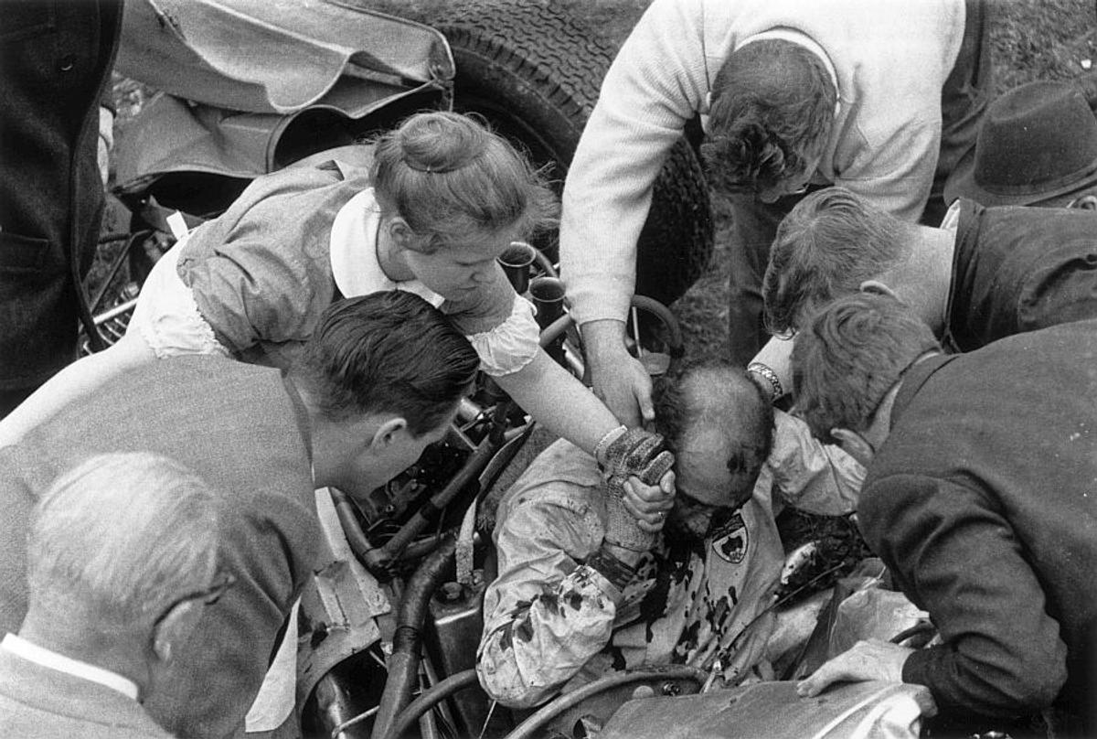 Legendarul pilot Sir Stirling Moss a murit la 90 de ani! Imagini din carieră și de la accidentul care l-a lăsat paralizat 6 luni