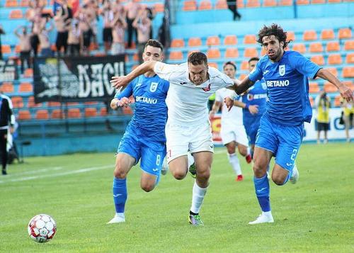 Președintele lui Hermannstadt, Iuliu Mureșan, spune că Gabriel Debeljuh costă spre un milion de euro. Dar susține că, deocamdată, n-a fost contactat nici de Craiova, nici de FCSB.