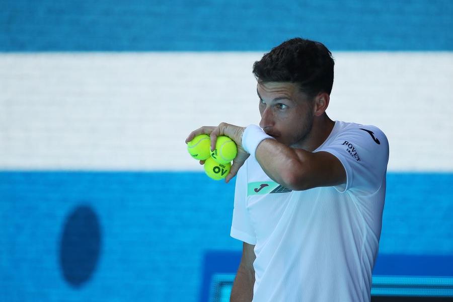 Pablo Carreño Busta (foto), fost numărul 10 mondial, actualmente clasat pe poziția a 25-a, a abordat subiectul banilor în această perioadă. „Eu, deocamdată, nu am multe probleme pentru că am reușit să câștig destui bani, dar am colegi pe care îi întrețin părinții. COVID-19. Fără turnee, nu sunt bani pentru jucători » Mihaela Buzărnescu: „Nu avem altă sursă de venit” + „Steaua nu m-a plătit de 17 luni”
