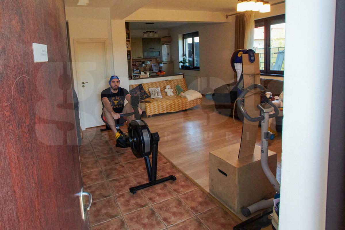 DOR DE SPORT » Proiect special GSP: 12 sportivi români fotografiați în casele lor, gata echipați de competiții