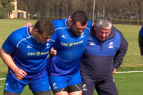 Massimo Cuttitta, primul din dreapta, pregătindu-i pe „stejari” // foto: YouTube @ Rugby Romania