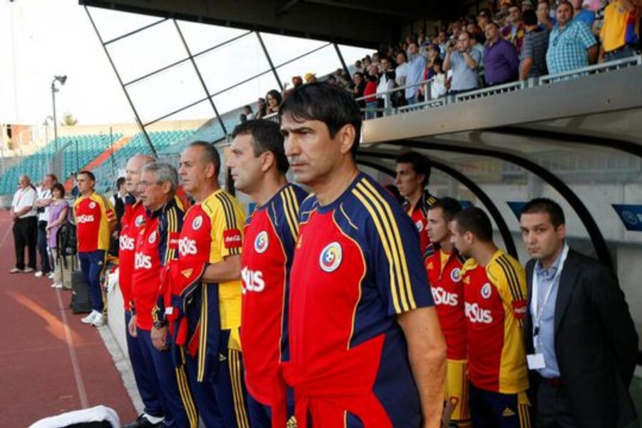 Victor Pițurcă și staff-ul lui au obținut o calificare complicată la Euro 2008 Comisia de Disciplină UEFA îl trimite pe Mircea Lucescu direct în istorie!